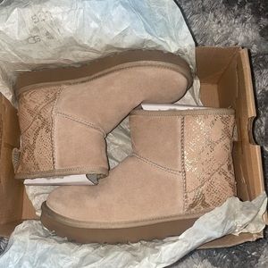 UGG Classic Mini  Metallic Snake